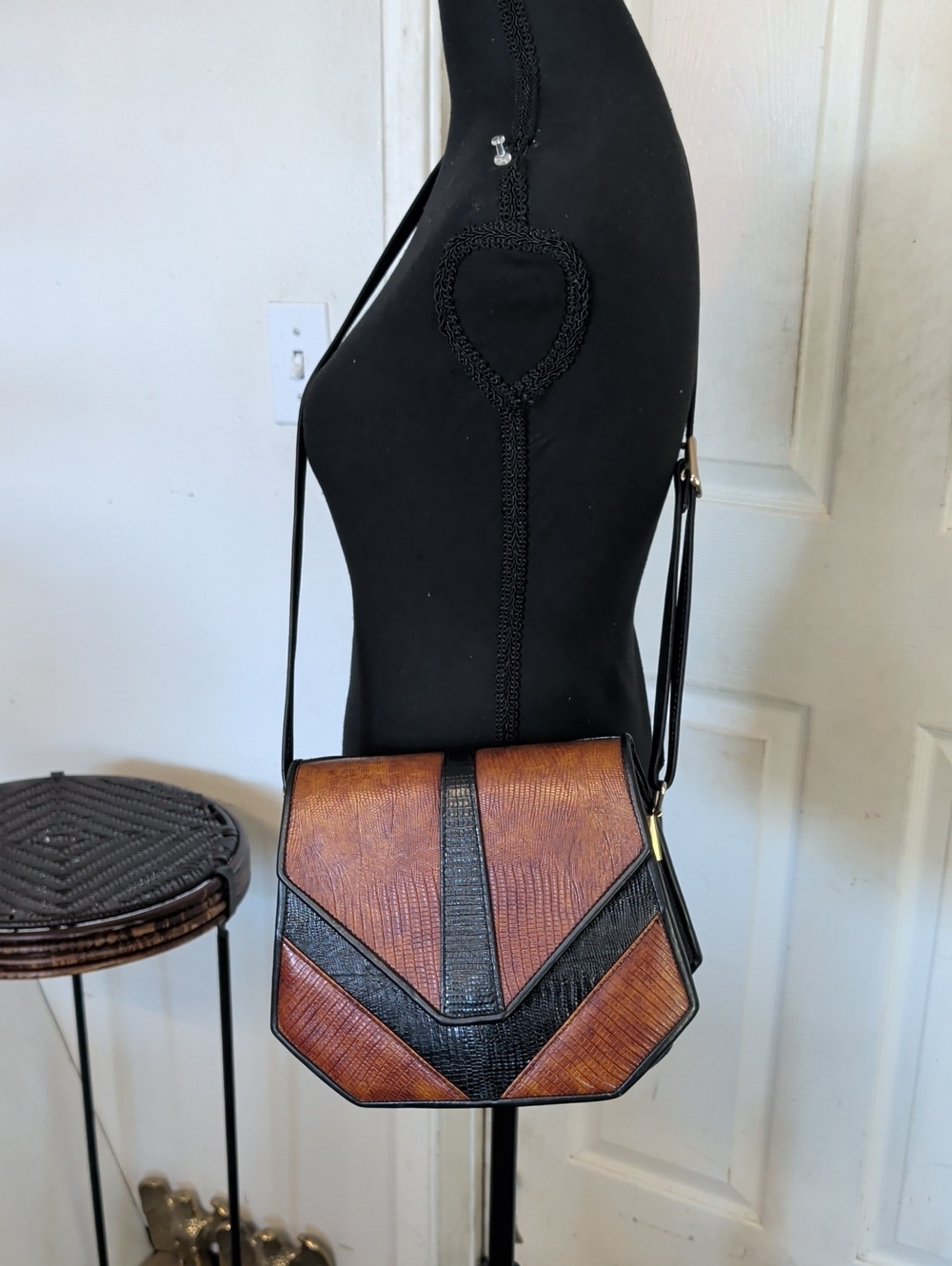 Vintage Unbranded black and brown lizard burma leather crossbody bag